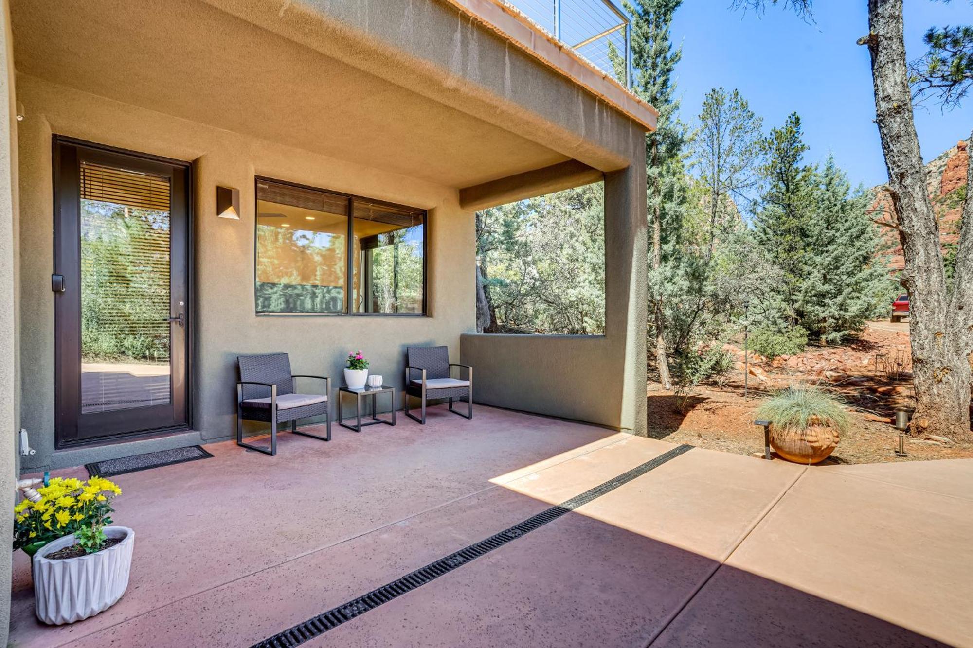 Sedona Couples Retreat With Patio Walk To Trails! Lägenhet Exteriör bild